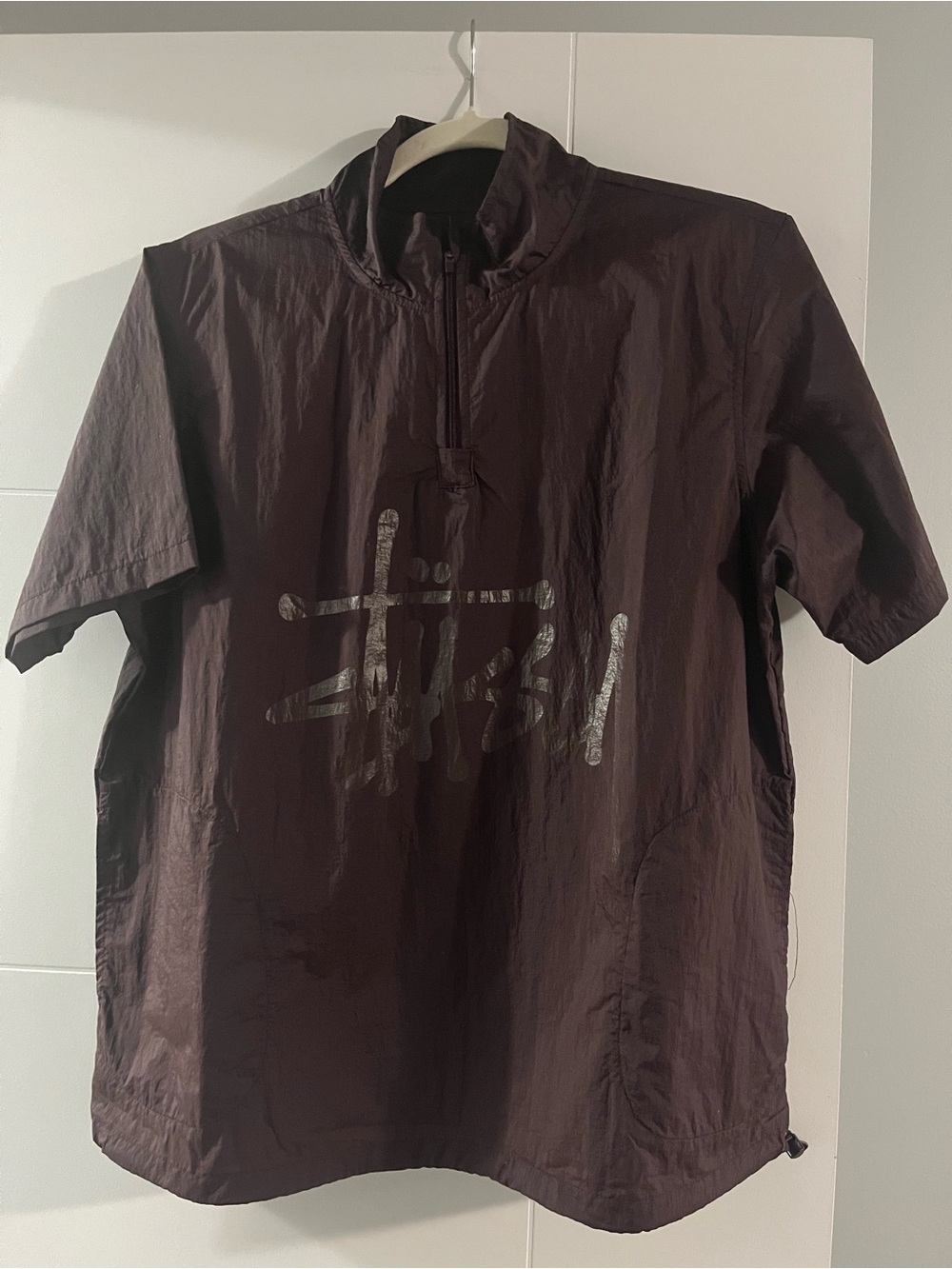 Stussy Short-Sleeve Quarter-Zip Logo Pullover Windbreaker in Plum